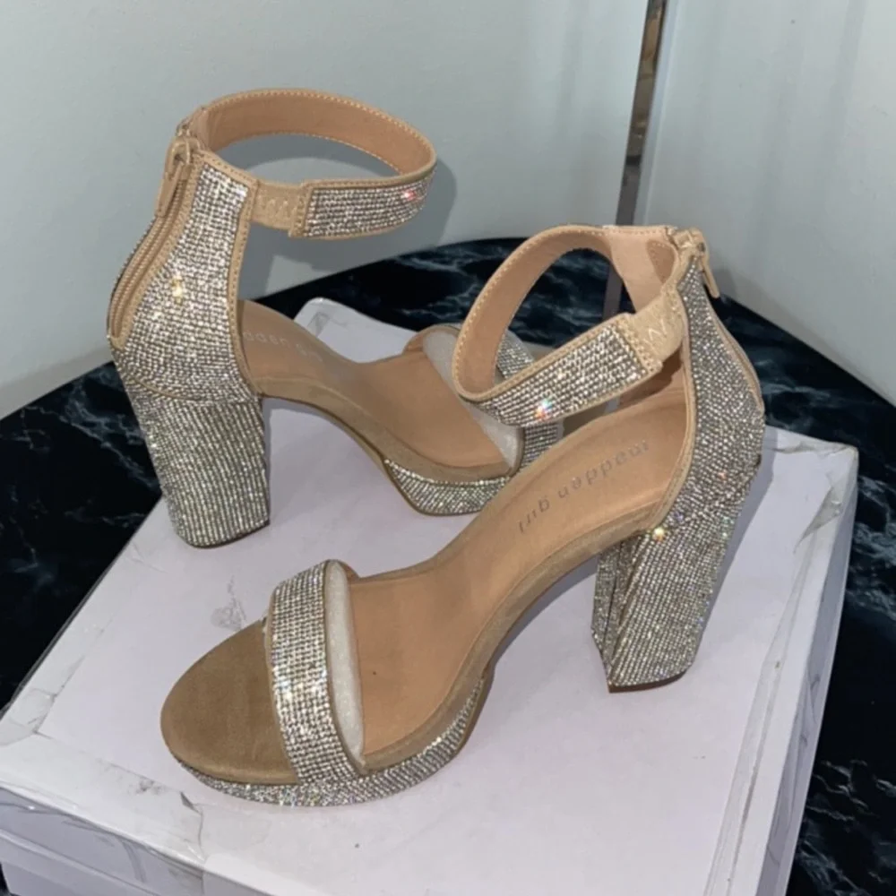 Women- Dress Shoes MADDEN GIRL SIREN Platform Rhinestone Sandal Silver Size 8 - Picture 6 of 12